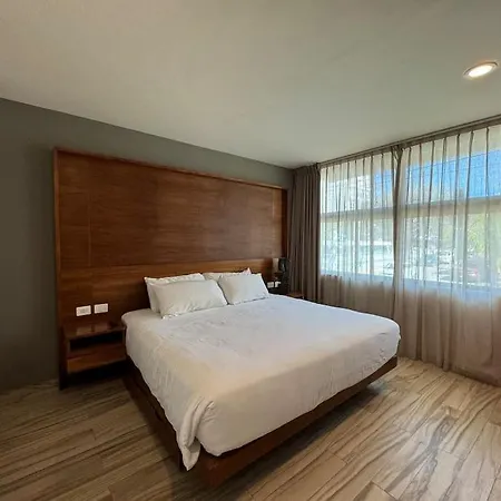New Apt Near The 5Th Avenue Pool With Ocean View